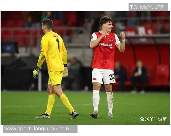 阿尔克马尔与门德斯洽谈斯米特转会皇马巴萨均表现出浓厚兴趣